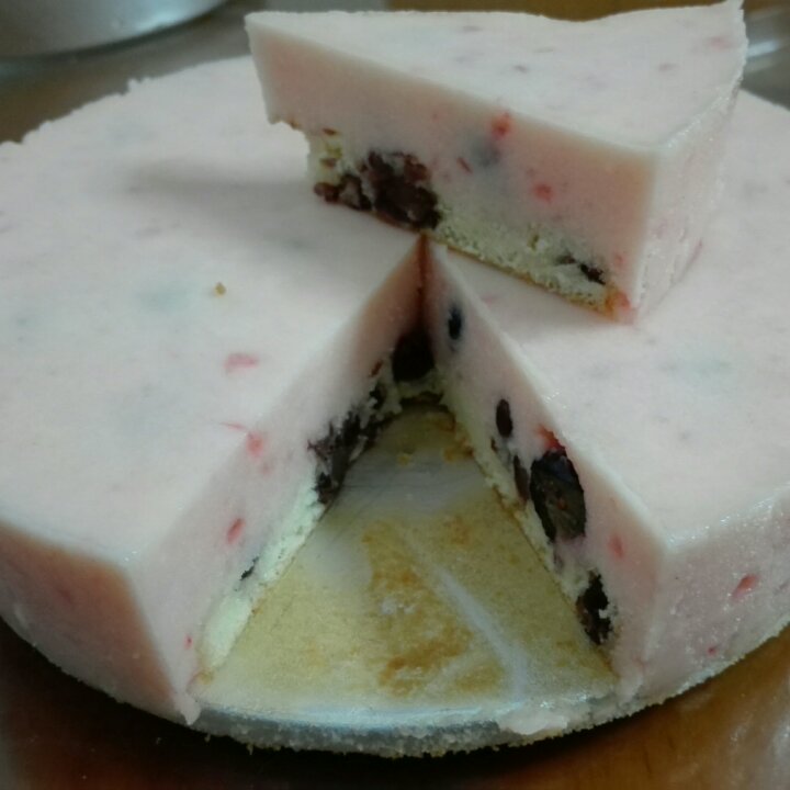 草莓果粒冻芝士蛋糕