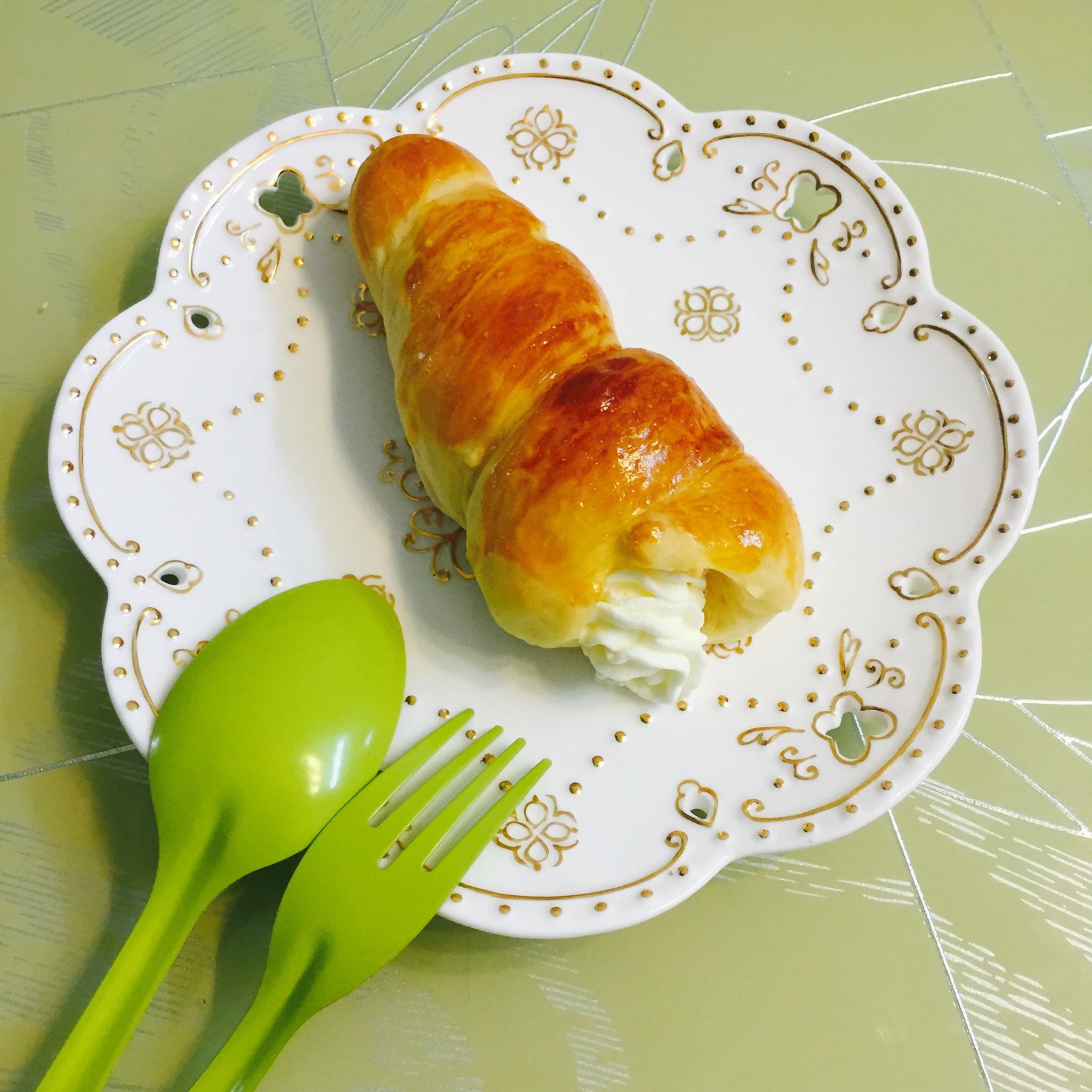 奶油牛角（仿三宝乐）