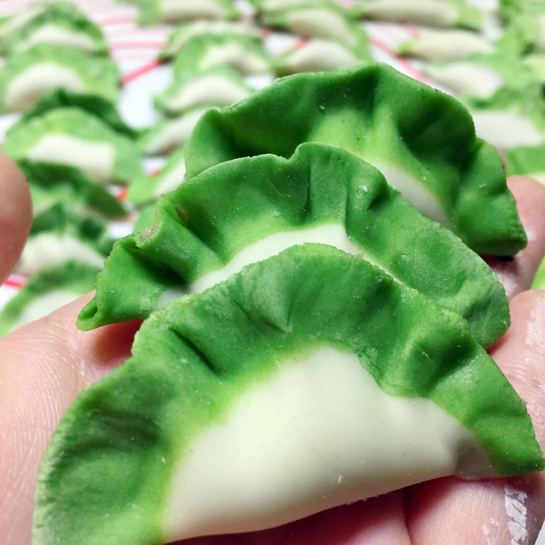 翡翠白玉白菜饺子详细版（附翡翠白玉白菜饺子包法，翡翠白玉饺子皮两种制法，面包机和面，翡翠白玉烧卖，各种馅料搭配）