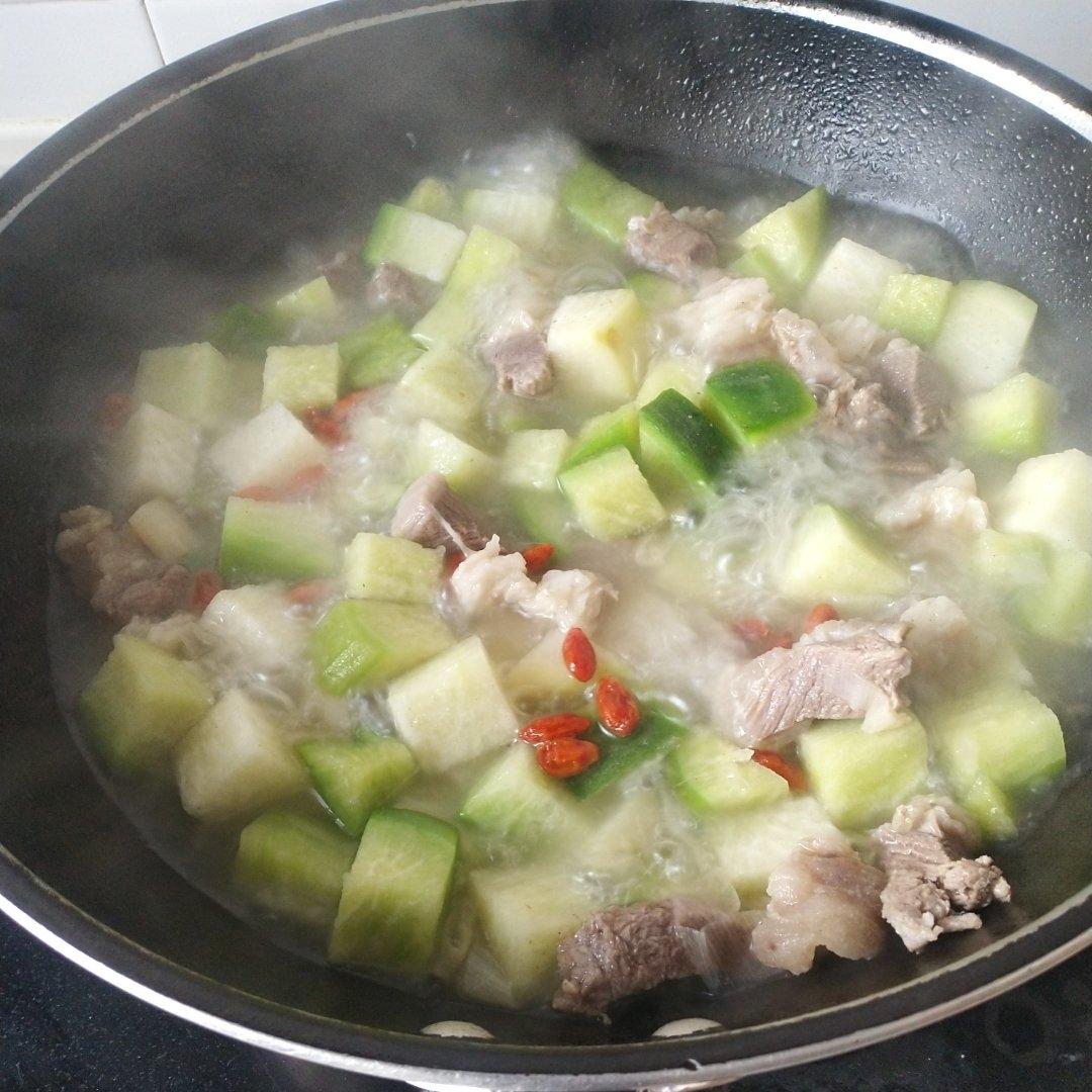 萝卜炖羊肉