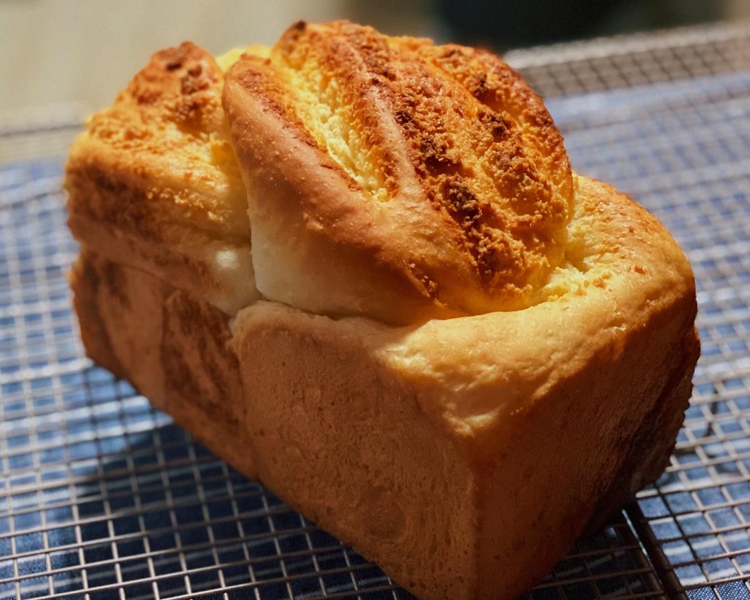 椰蓉牛奶吐司，又软又香谁不爱呀！