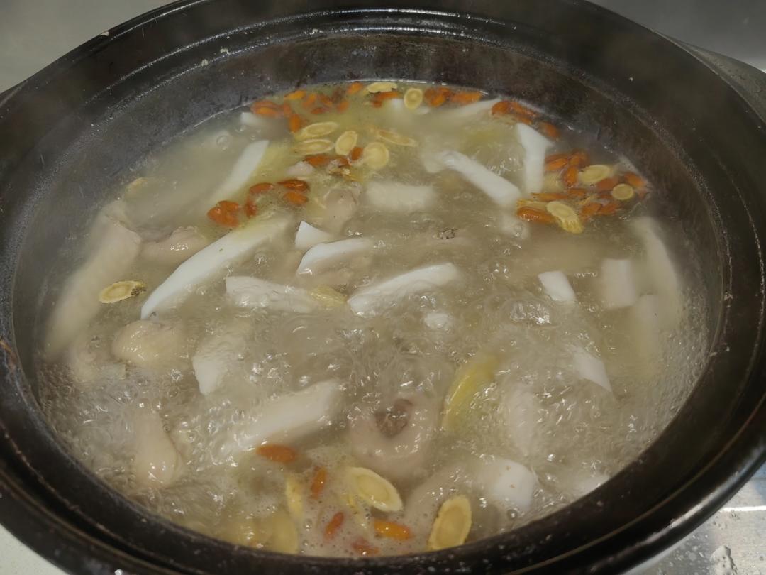 四季椰子鸡汤