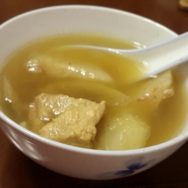 南北杏双果猪骨汤的做法