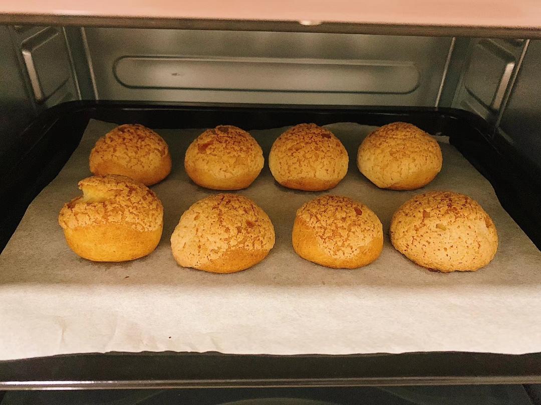 酥皮奶油泡芙--#皮黑森林#