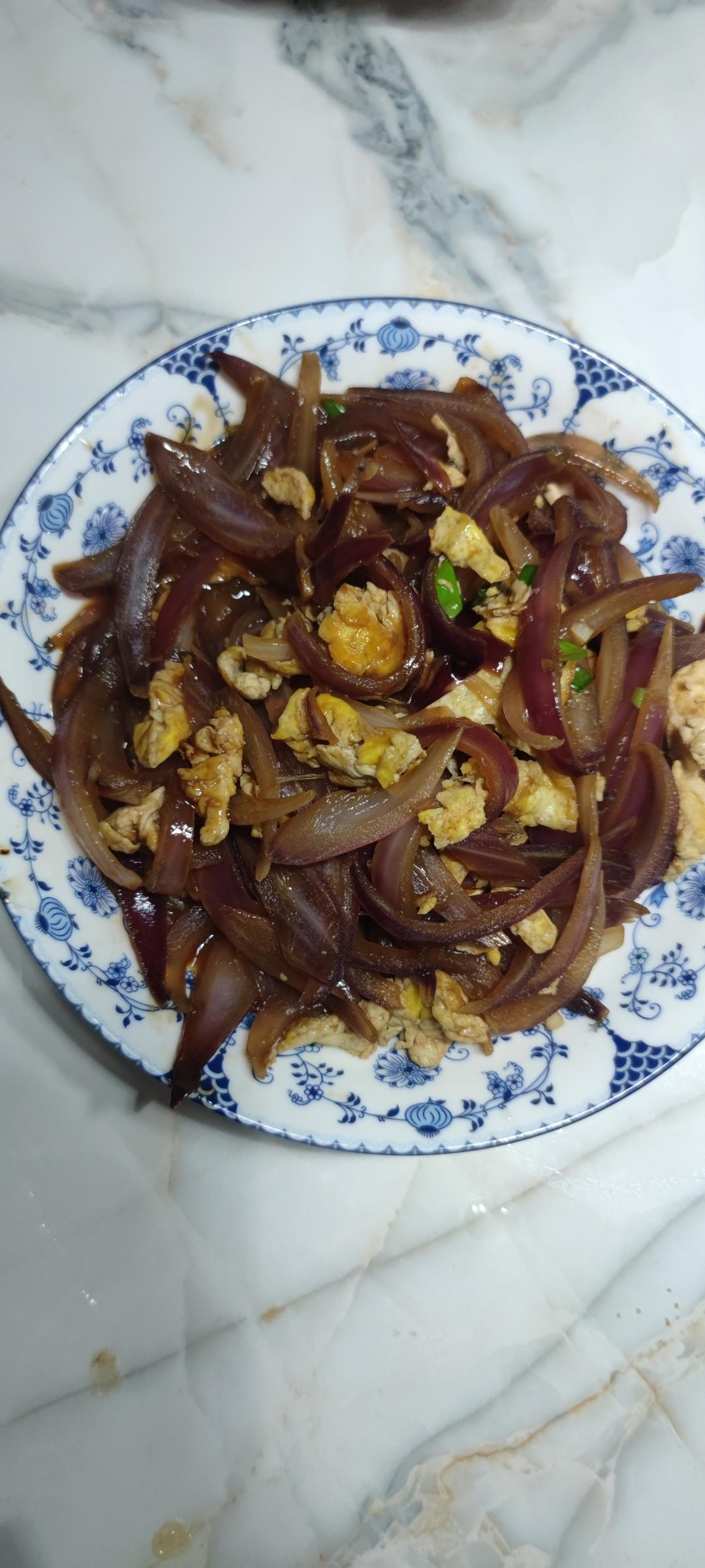 降压防癌的好食材  洋葱炒鸡蛋