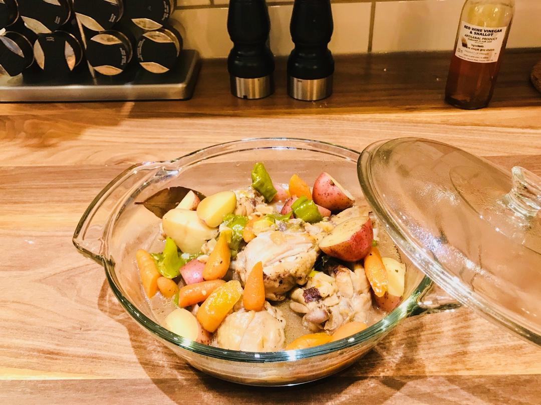 鸡腿炖土豆