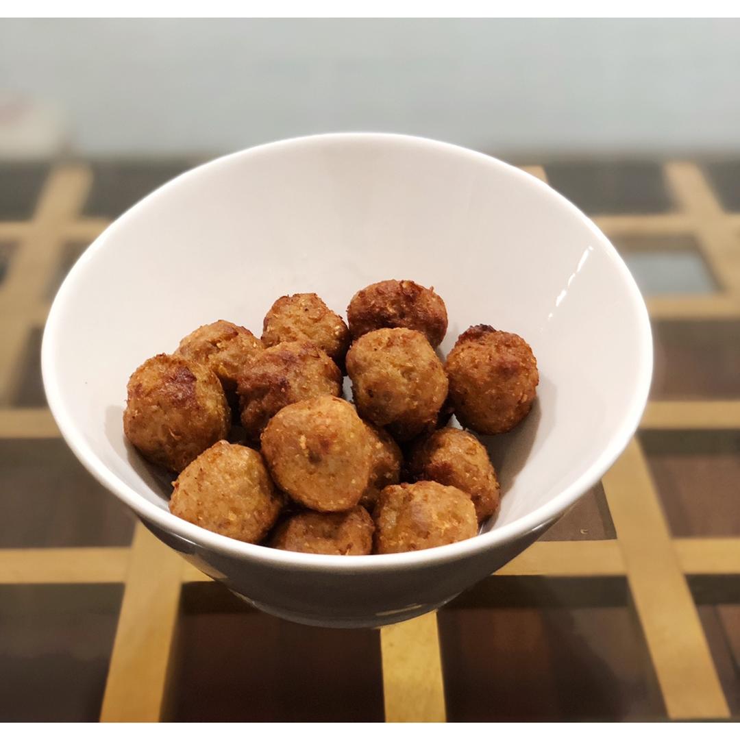 炸猪肉萝卜丸子