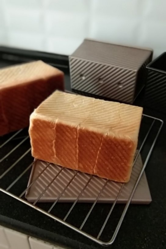 牛奶吐司——面包机揉面专用的方子，简单版！