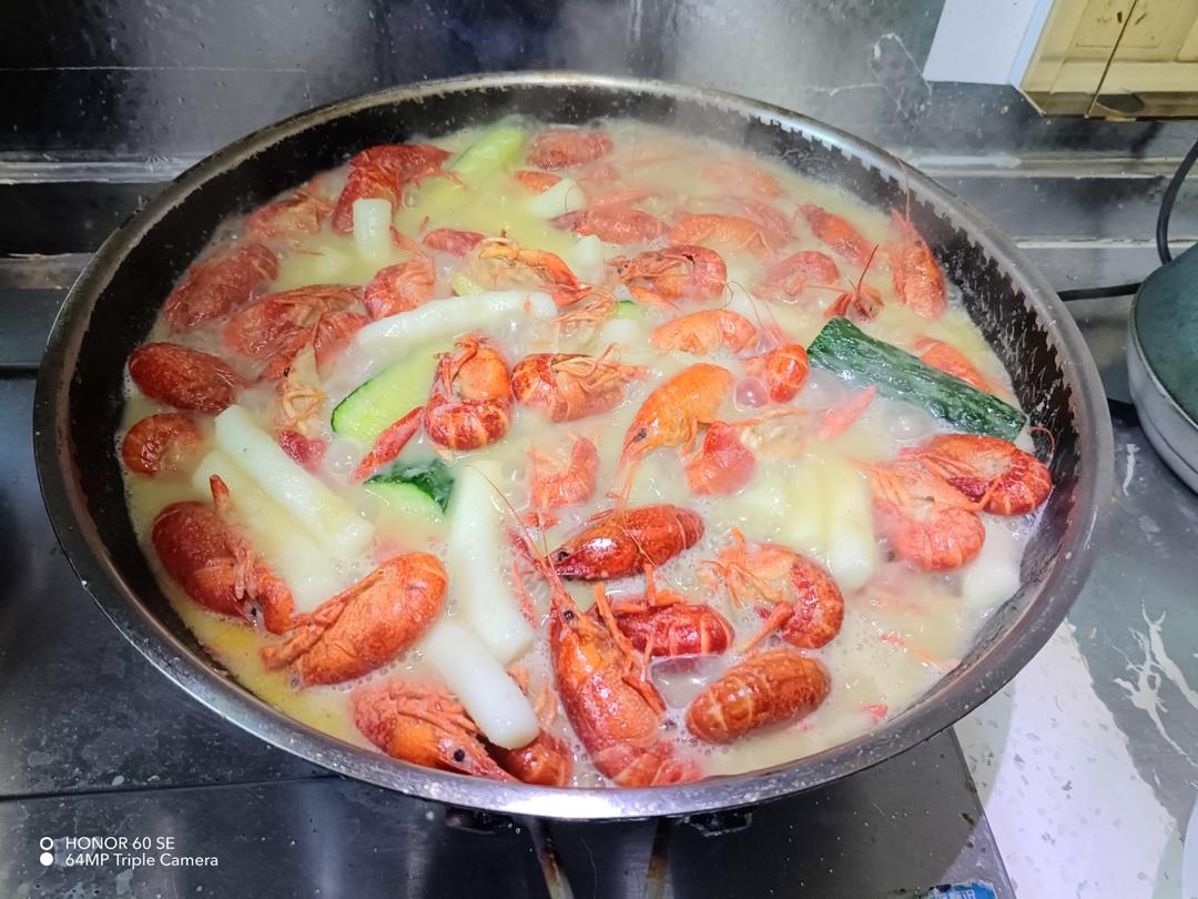 最正宗蒜泥龙虾配方（完美还原龙虾店正宗口味）