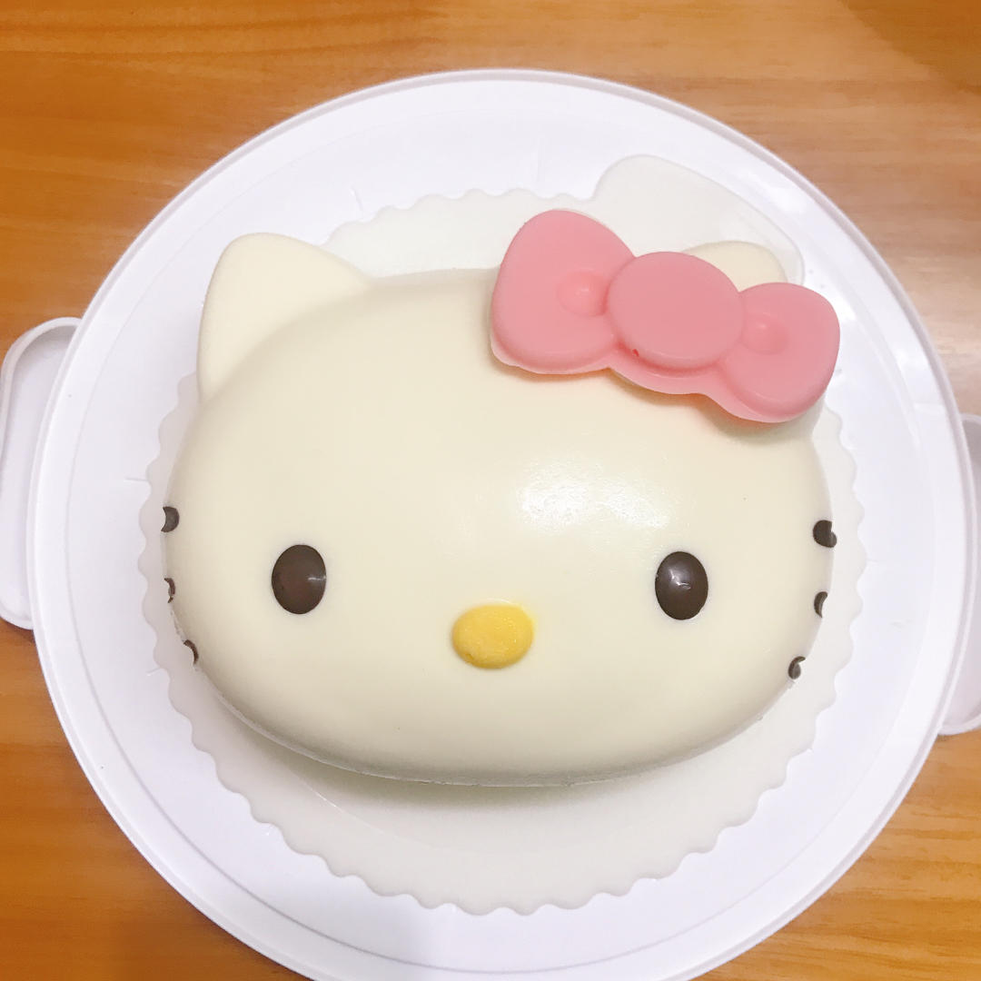 《Tinrry+》超顺滑奶香浓郁的Kitty酸奶芝士慕斯蛋糕