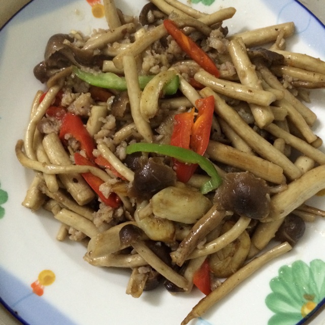 茶树菇炒肉片