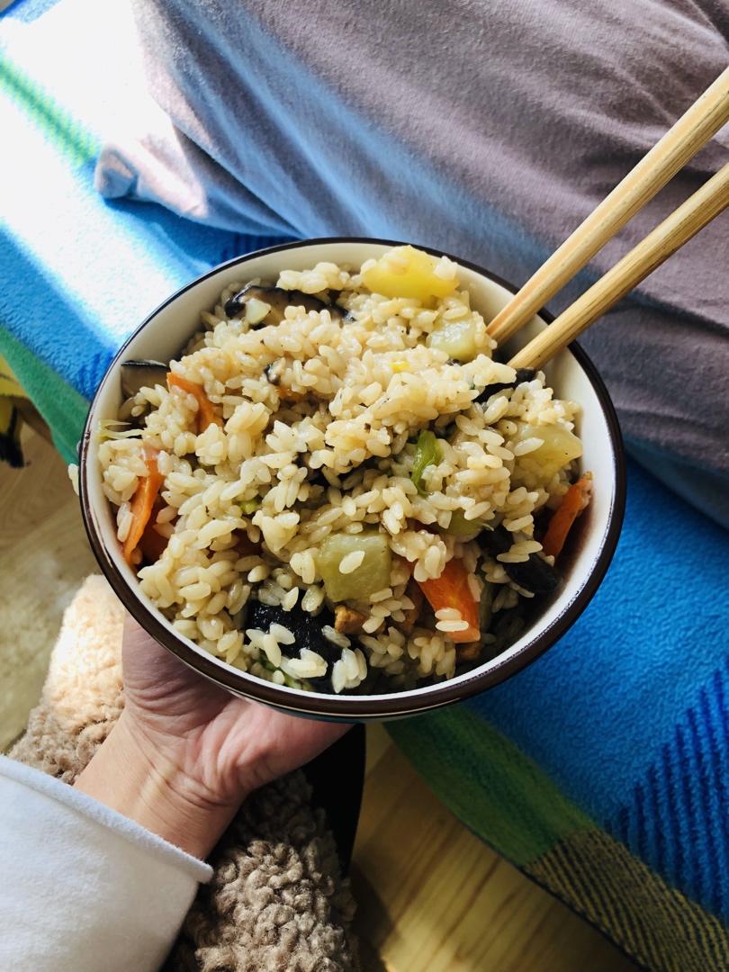 萝卜丁肉丁焖米饭