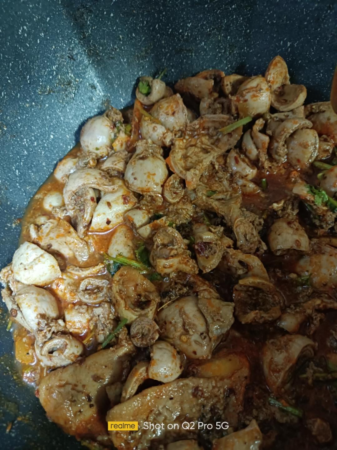 干锅辣炒鸡肚