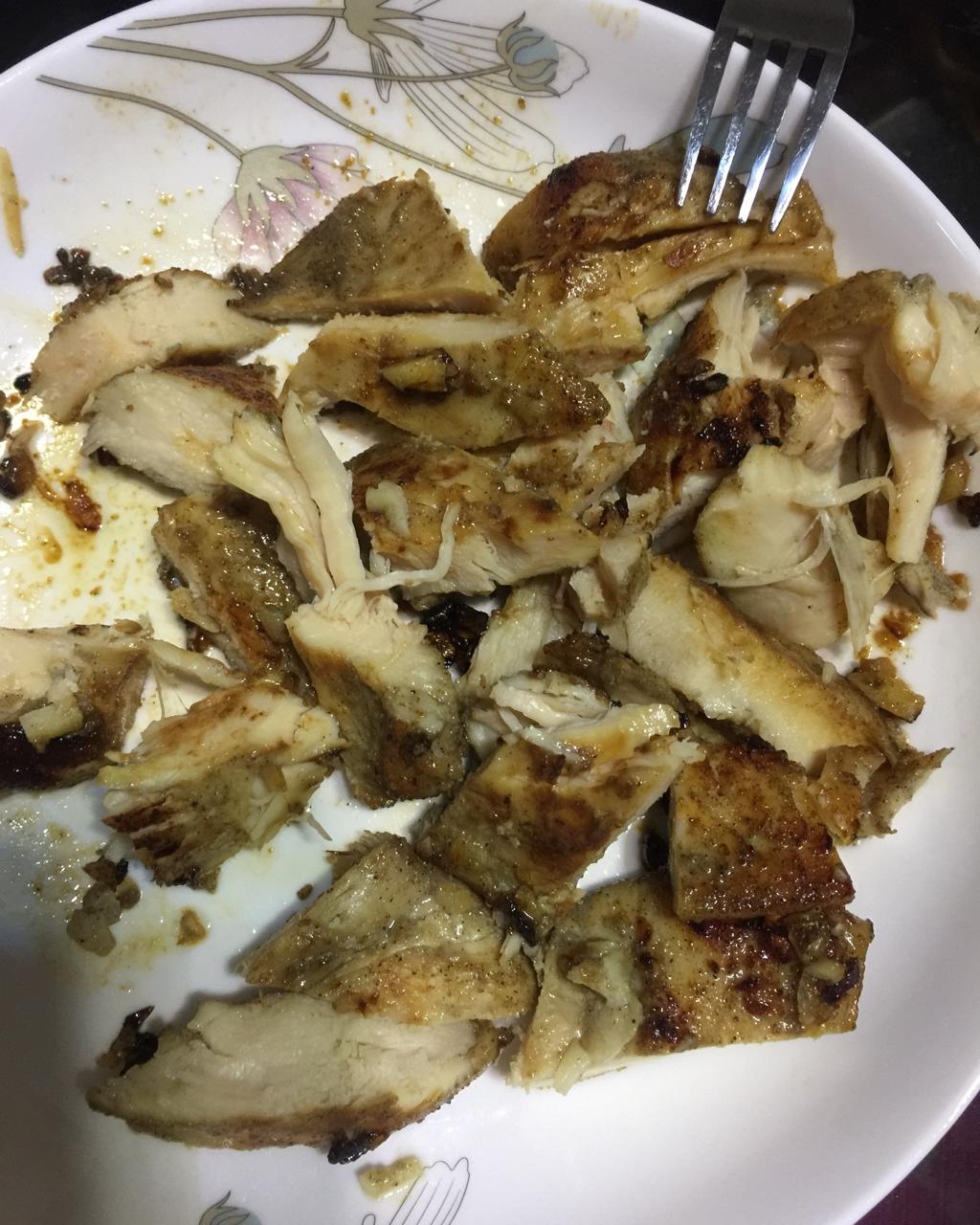 酷炫屌炸天好吃的煎鸡胸肉（香蒜蜂蜜煎鸡胸肉）