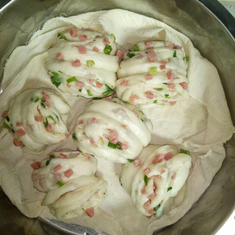 最好吃的火腿葱香花卷—附让葱不变黄的小窍门