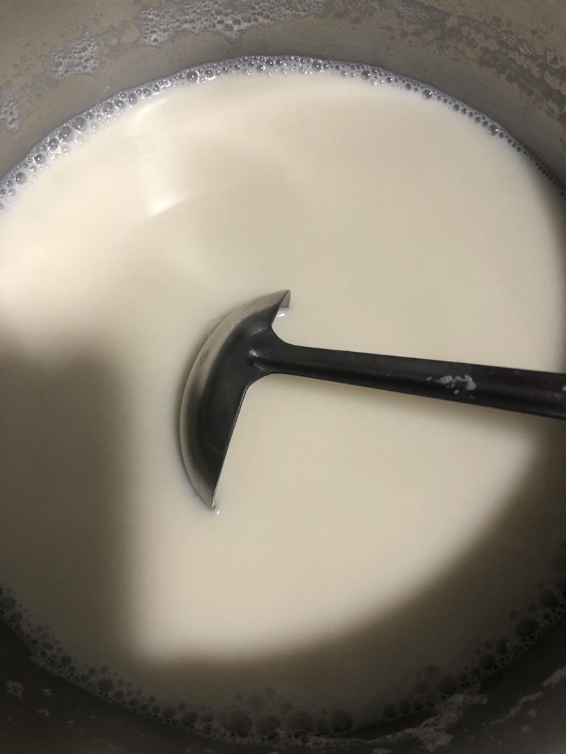 自制豆奶---儿时的味道. 用豆浆制作.并非豆浆