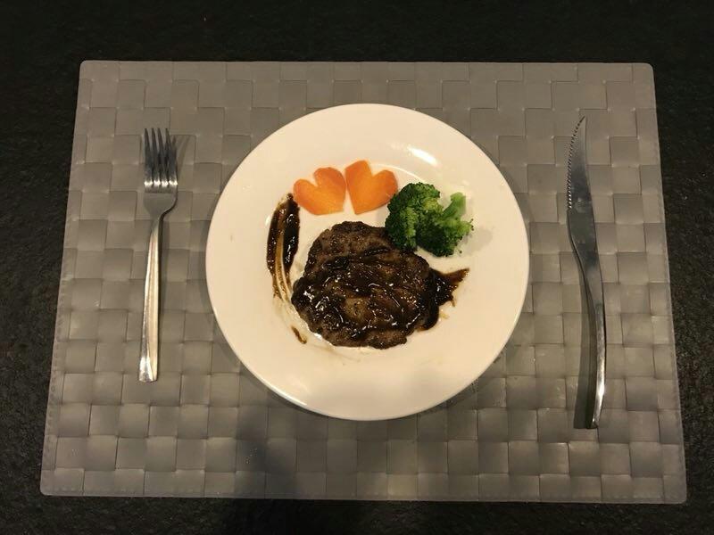 黑胡椒牛排（菲力牛排）—附黑胡椒汁的做法