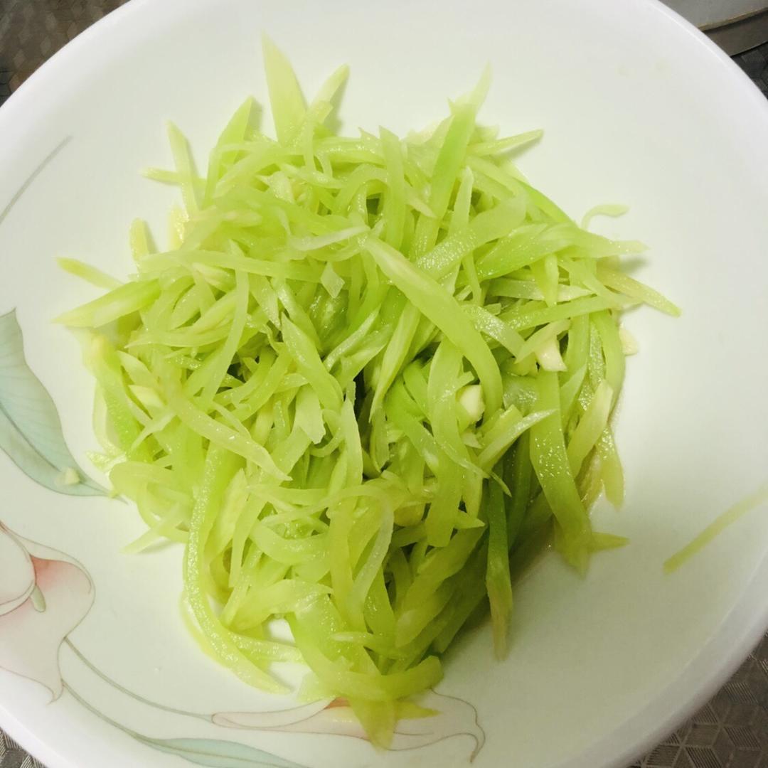 凉拌莴笋丝