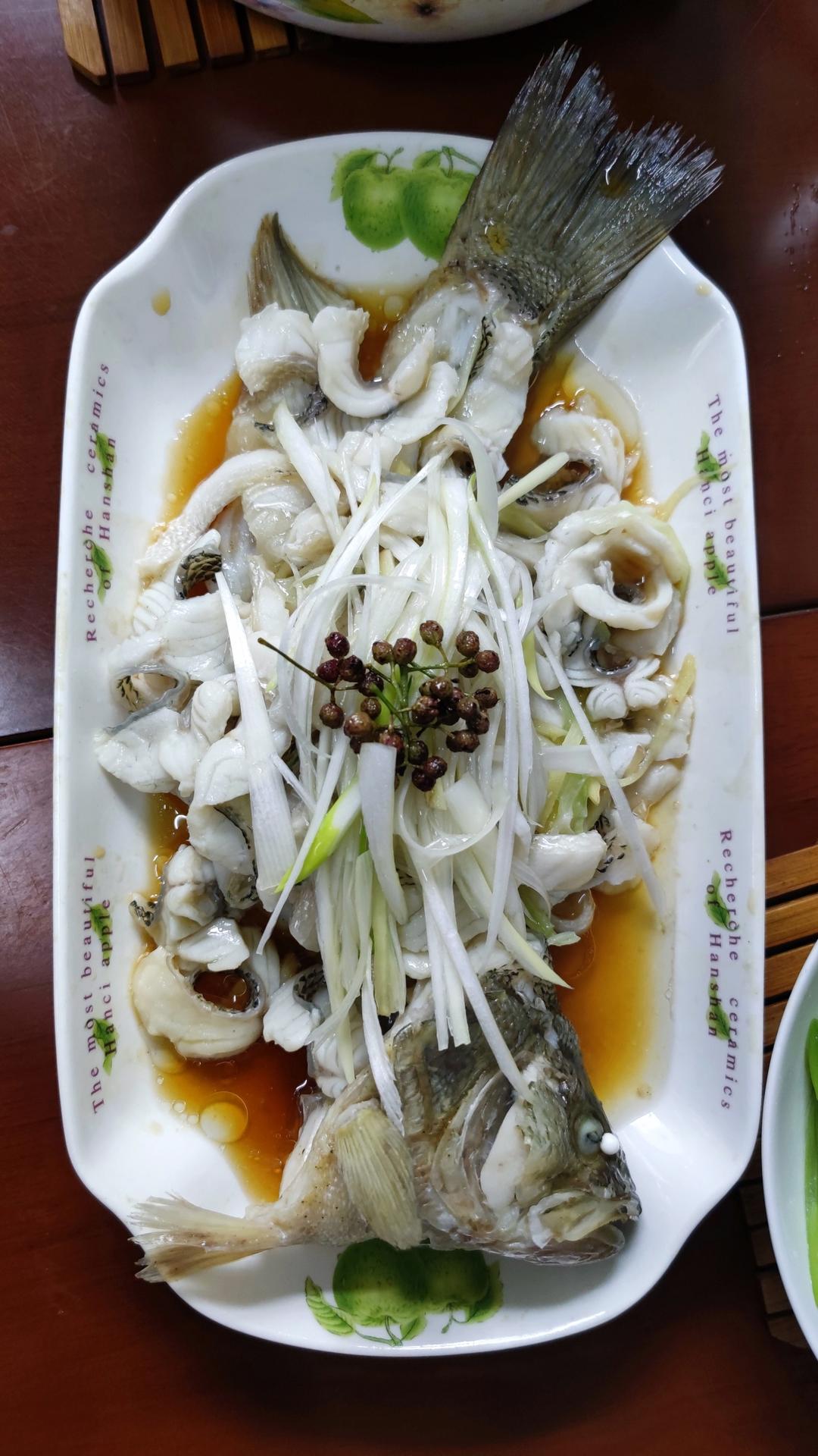 鲜嫩鲈鱼片