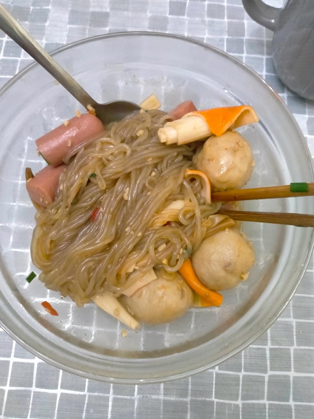 不得不说，这个蒜蓉粉丝煲是粉丝界的天花板