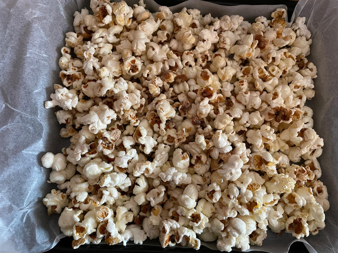 爆米花来了！！！超级简单易上手的焦糖/巧克力爆米花