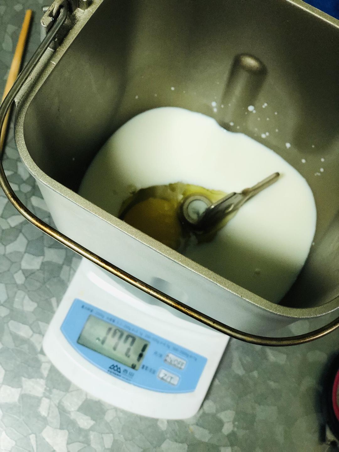 纯奶手撕吐司的做法 步骤1