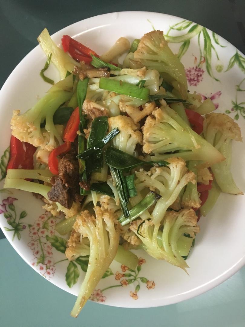 双椒肉片炒花菜