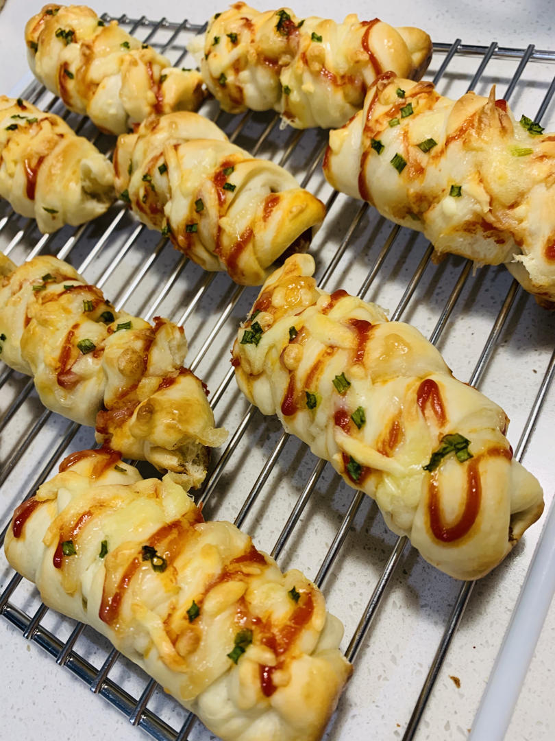 香肠肉松面包卷