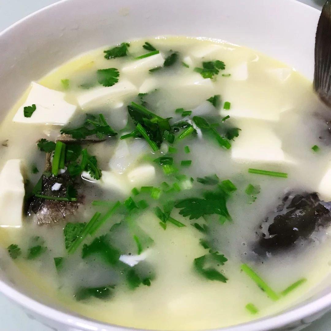 鲫鱼豆腐汤