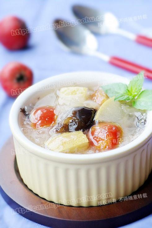 山楂雪梨双耳羹的做法