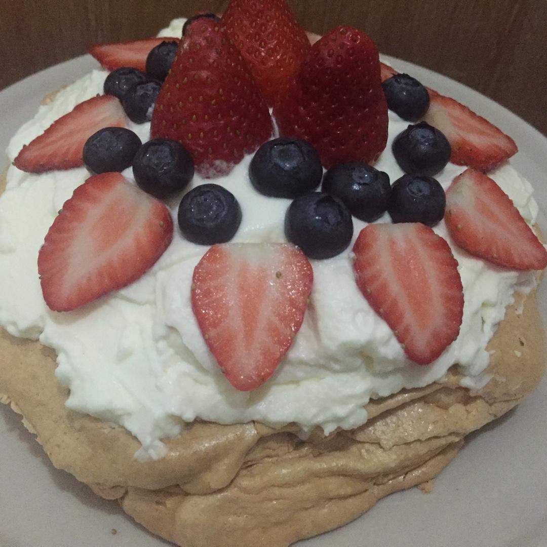 奶油蛋白水果蛋糕Pavlova