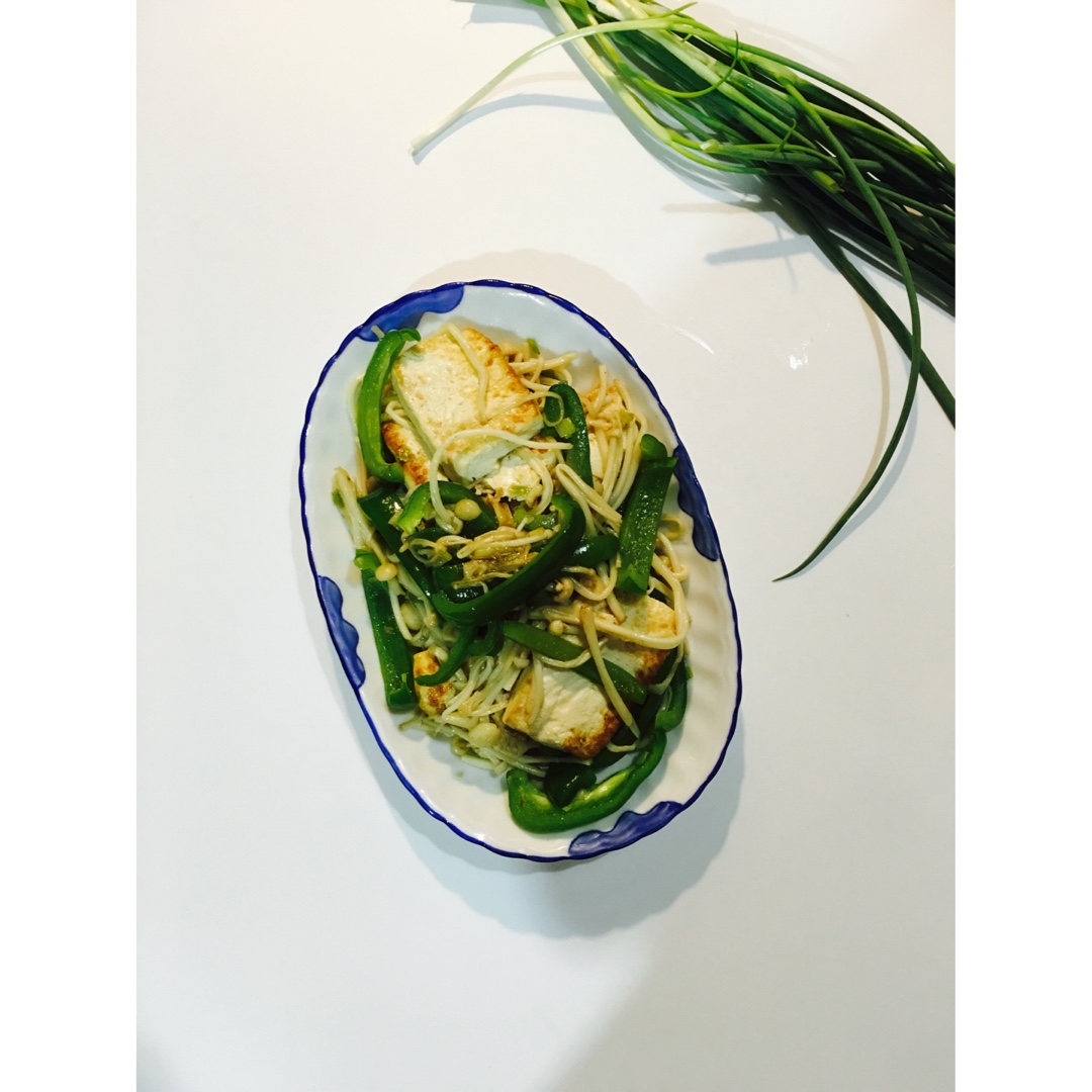 金针菇焖豆腐