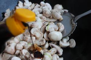 “鲜”美的简单快手菜——素炒鲜口蘑的做法 步骤8