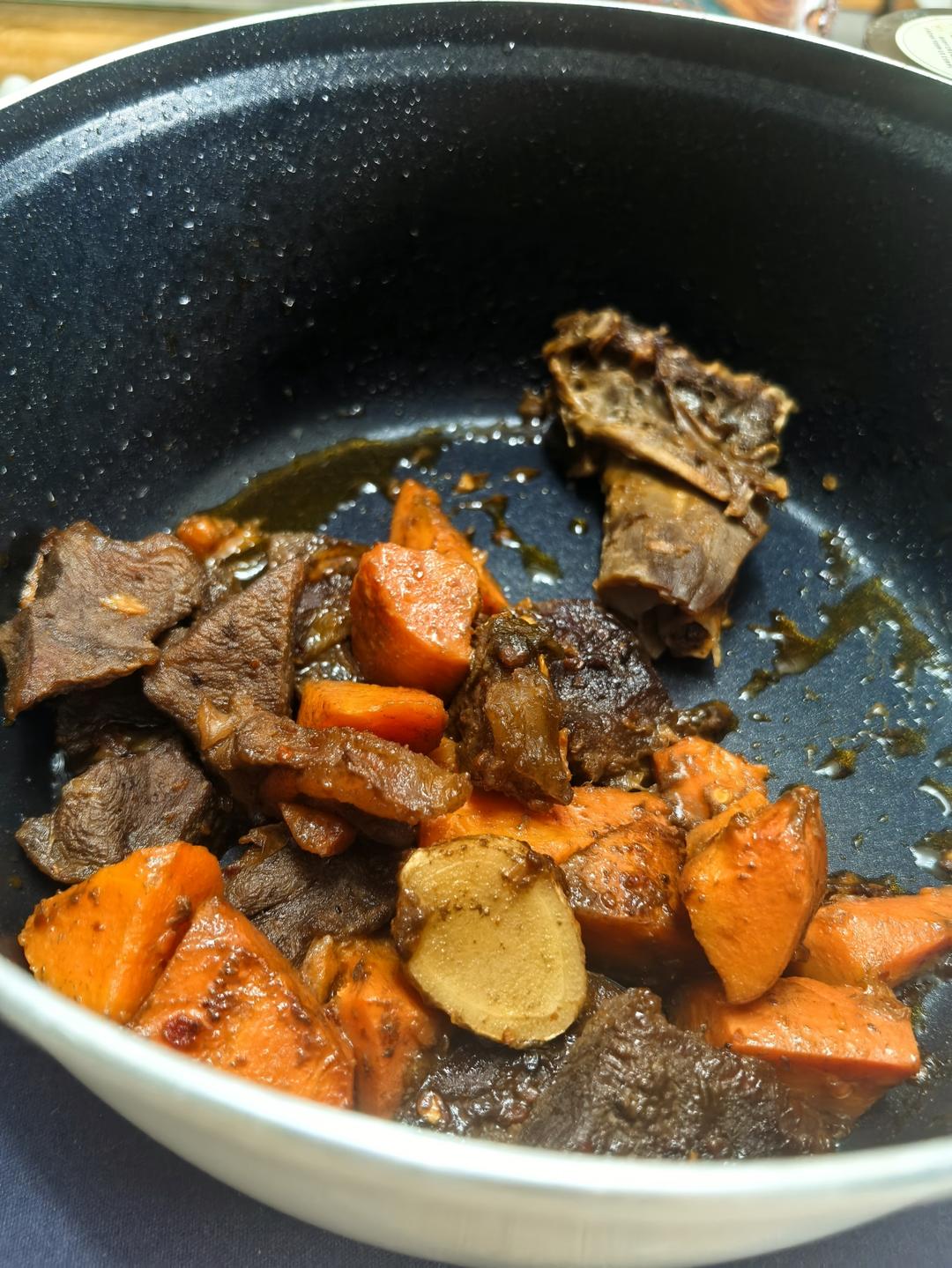 沙沙土豆胡萝卜炖牛肉