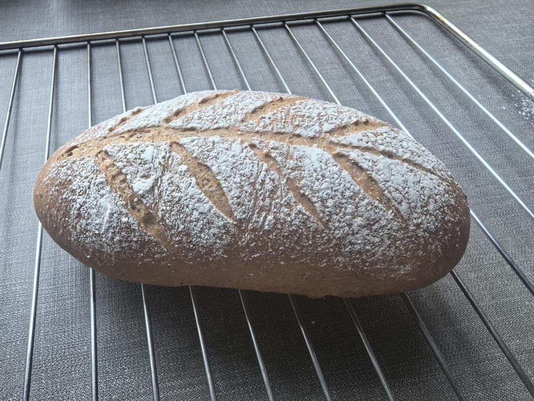 全麦蔓越莓核桃软欧包