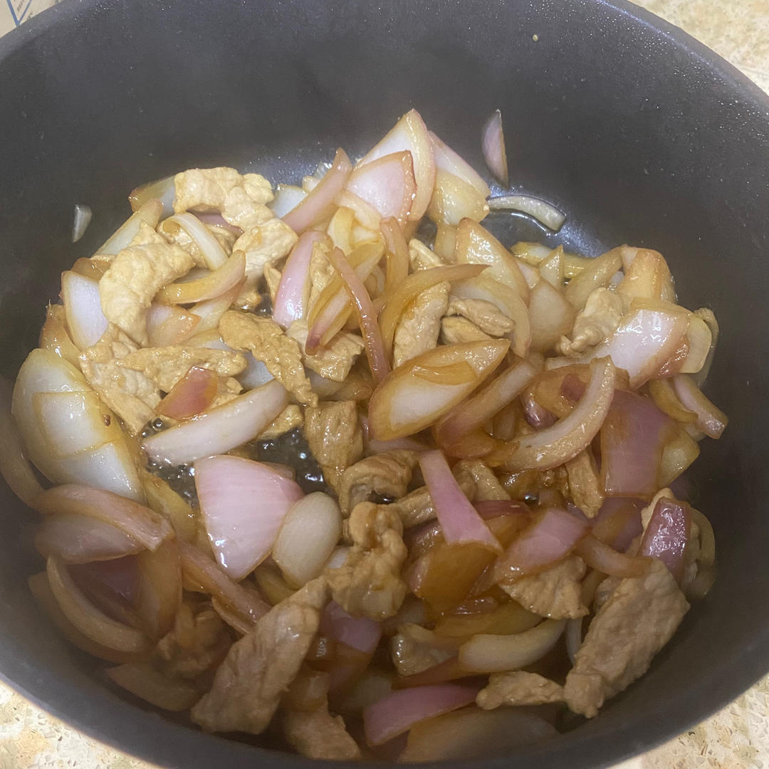 洋葱炒肉（宝宝爱吃）