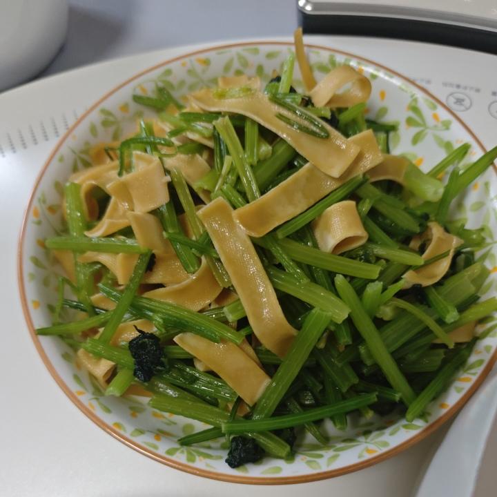 芹菜炒腐竹