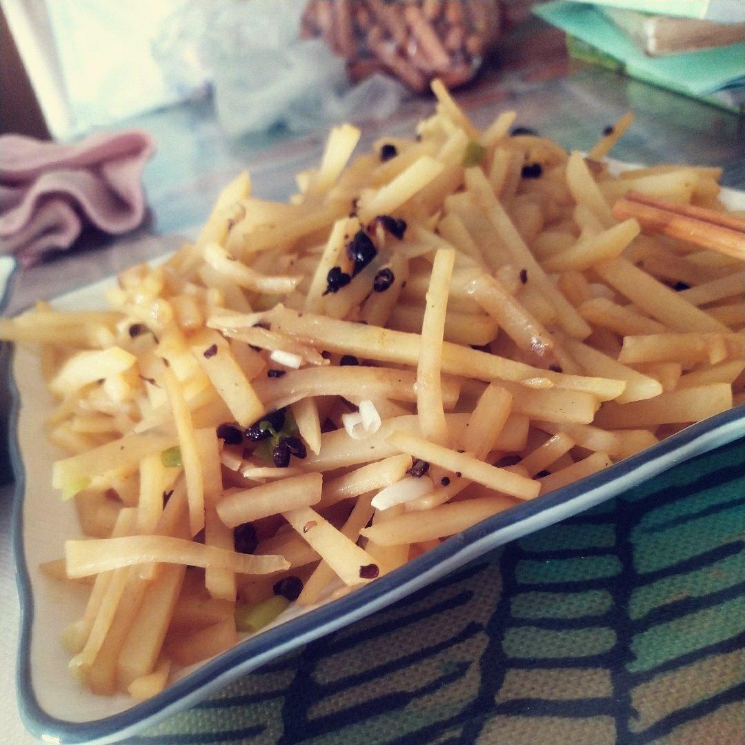 在家也能做出馆子味儿的醋溜/炝炒/酸辣土豆丝（就是那道看似简单，实则步步玄机的土豆丝）