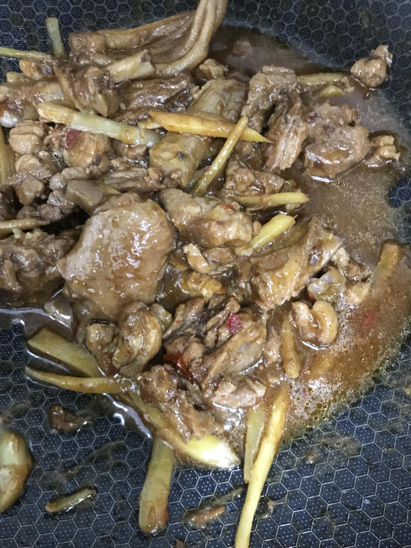 子姜焖鸭煲