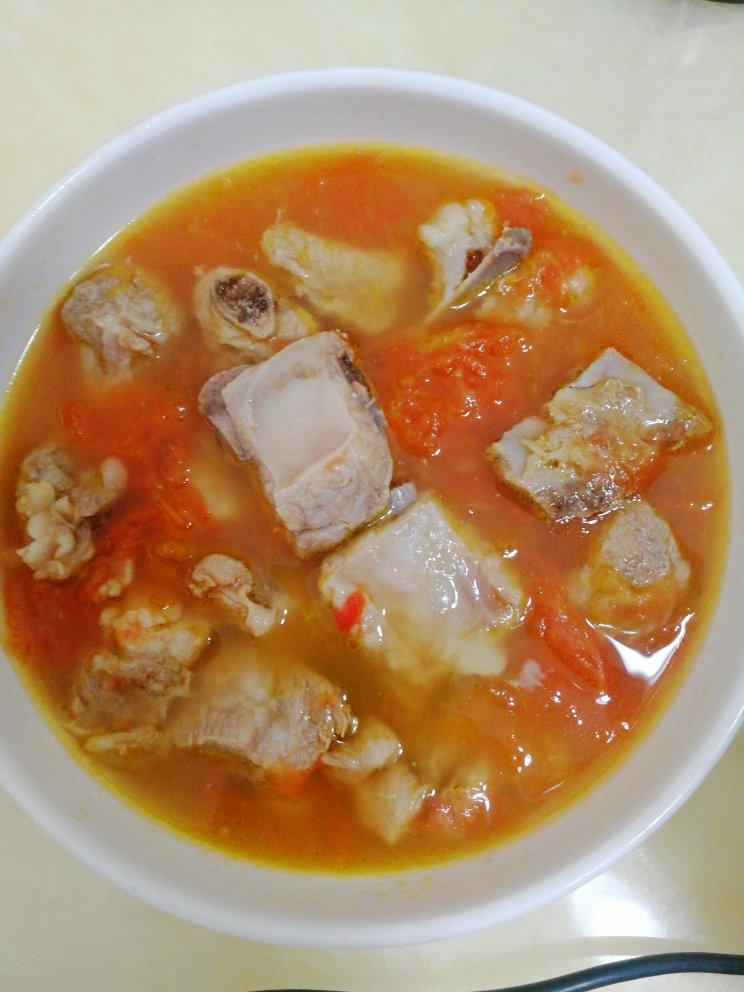 番茄土豆玉米排骨汤
