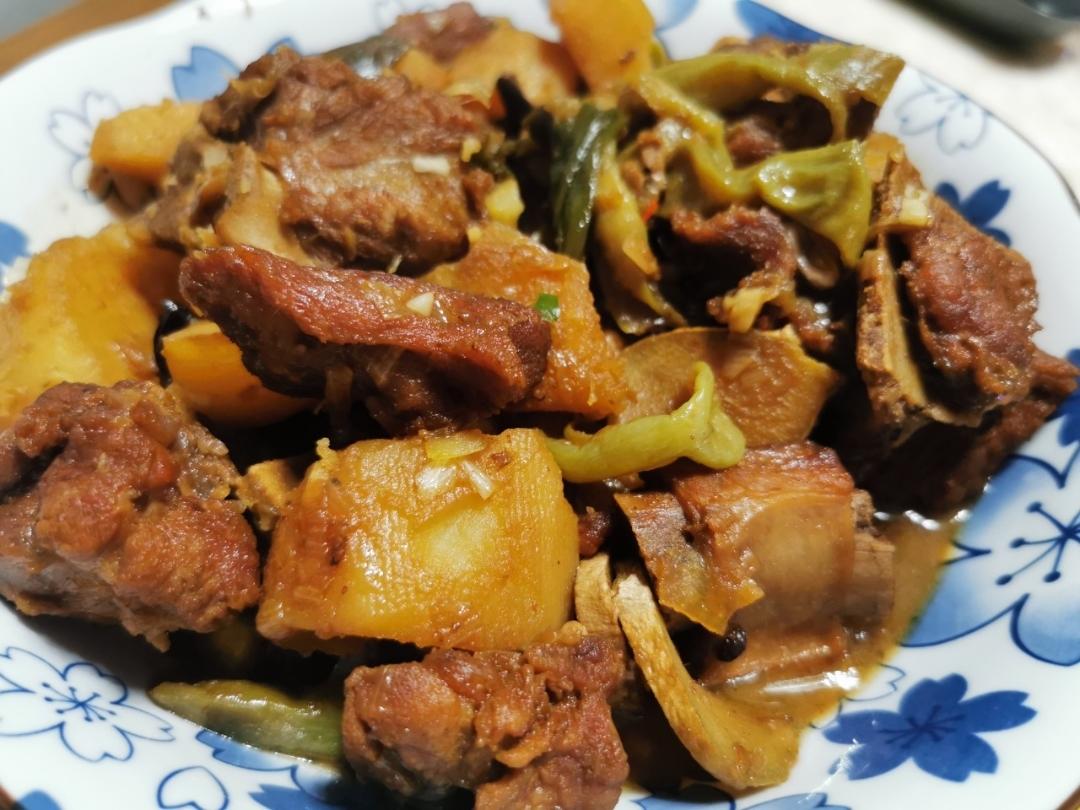 硬菜代表--排骨炖豆角土豆（豆角焖面胚子）