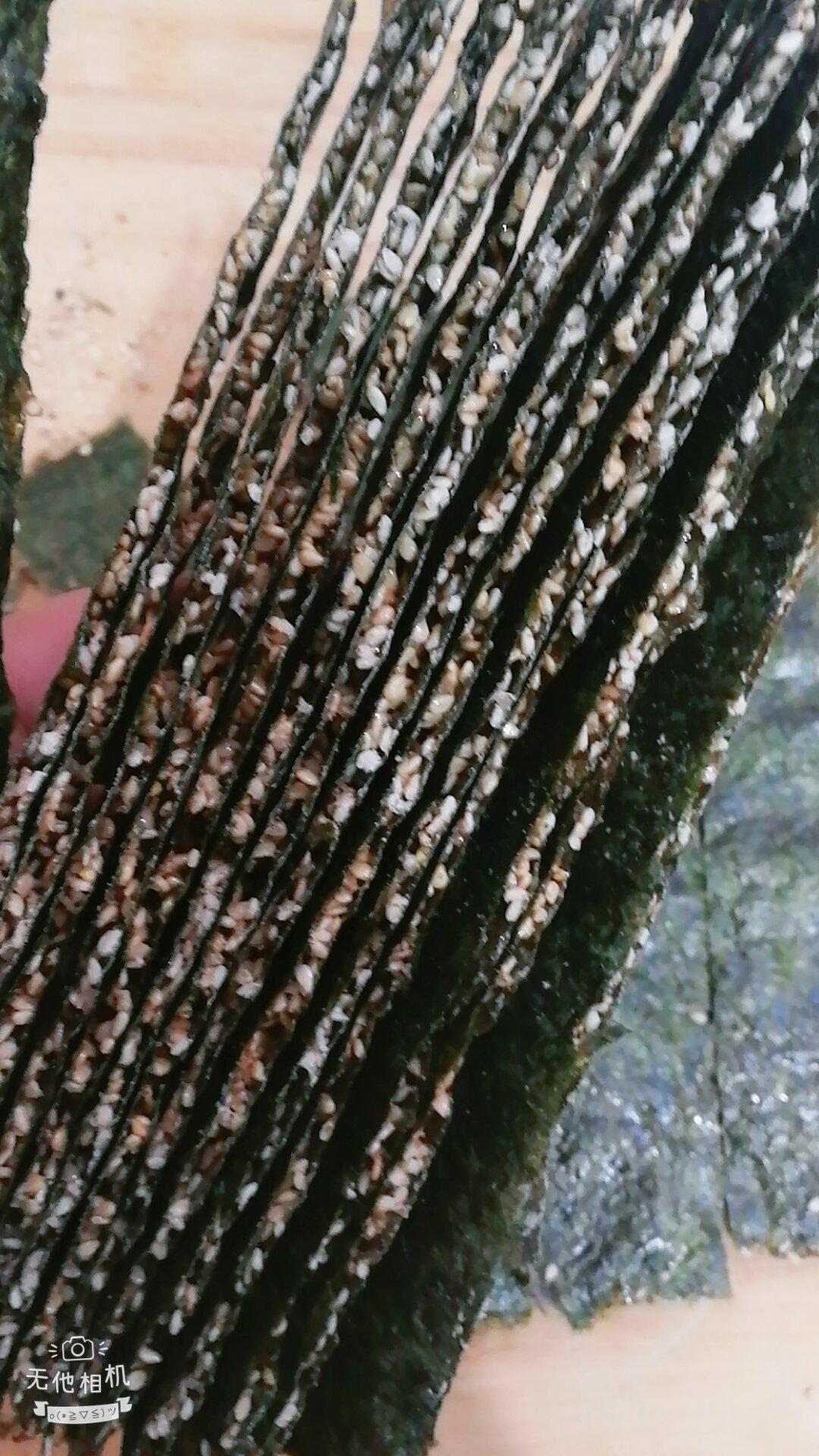 芝麻夹心海苔脆