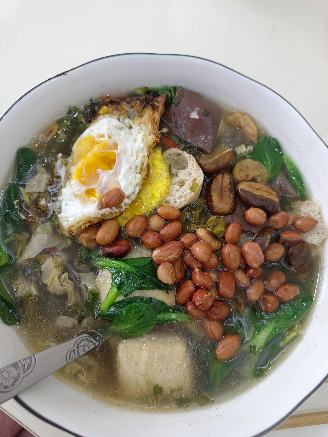 补铁鸭血粉丝汤
