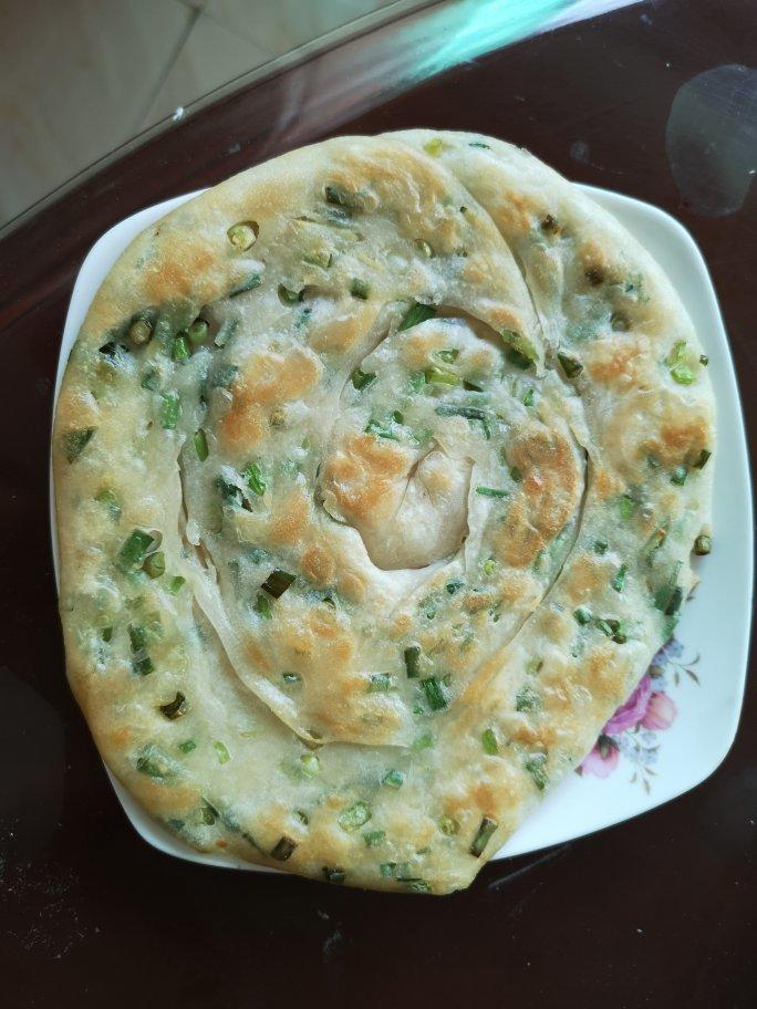 【葱油饼】假期好好做早餐，4步吃上香脆葱油饼！