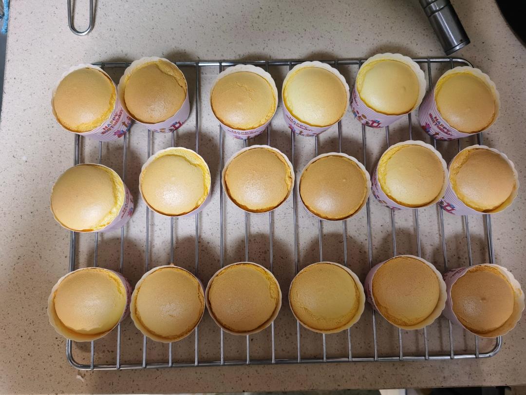 纸杯蛋糕 8寸戚风蛋糕的量