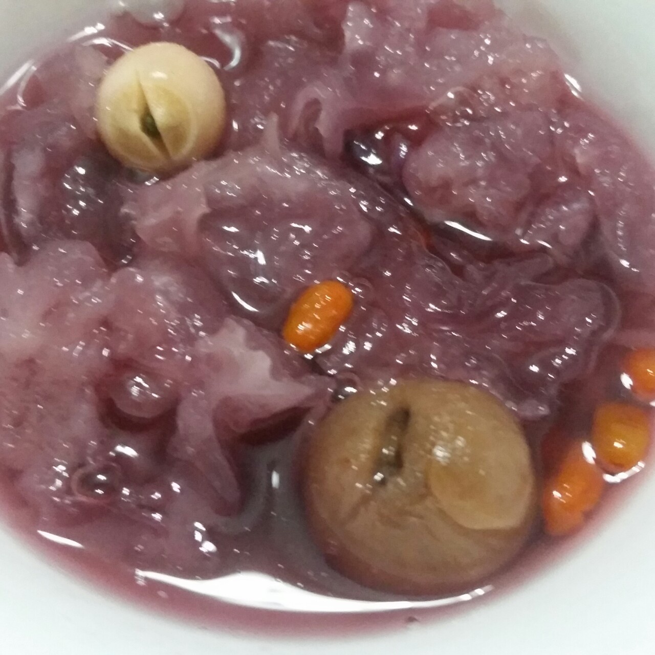 紫薯银耳莲子羹