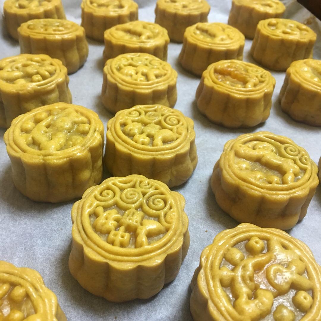 广式月饼——蛋黄莲蓉月饼