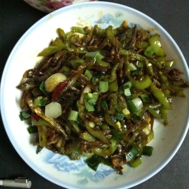 香辣小鱼干