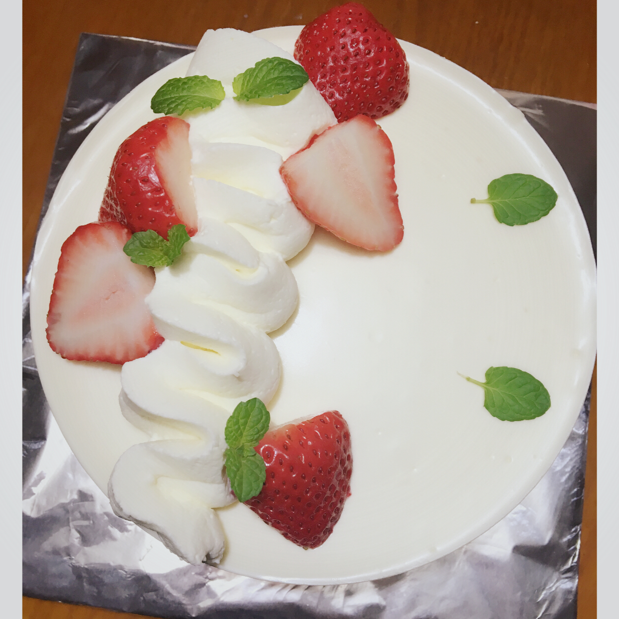 草莓流心生乳酪慕斯蛋糕