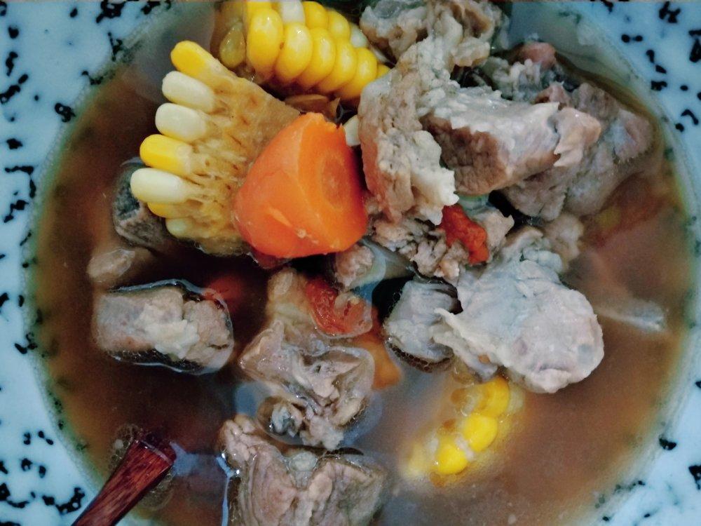 排骨玉米汤